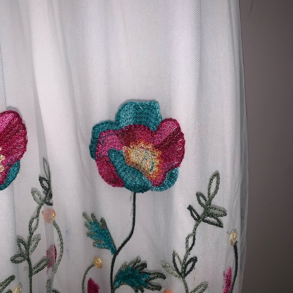 Beautiful skirt with embroidery, by Magic - Picture 8 of 8